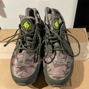 Air huarache by Nike